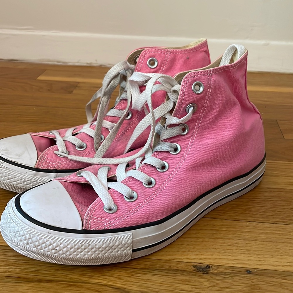 Pink  converse